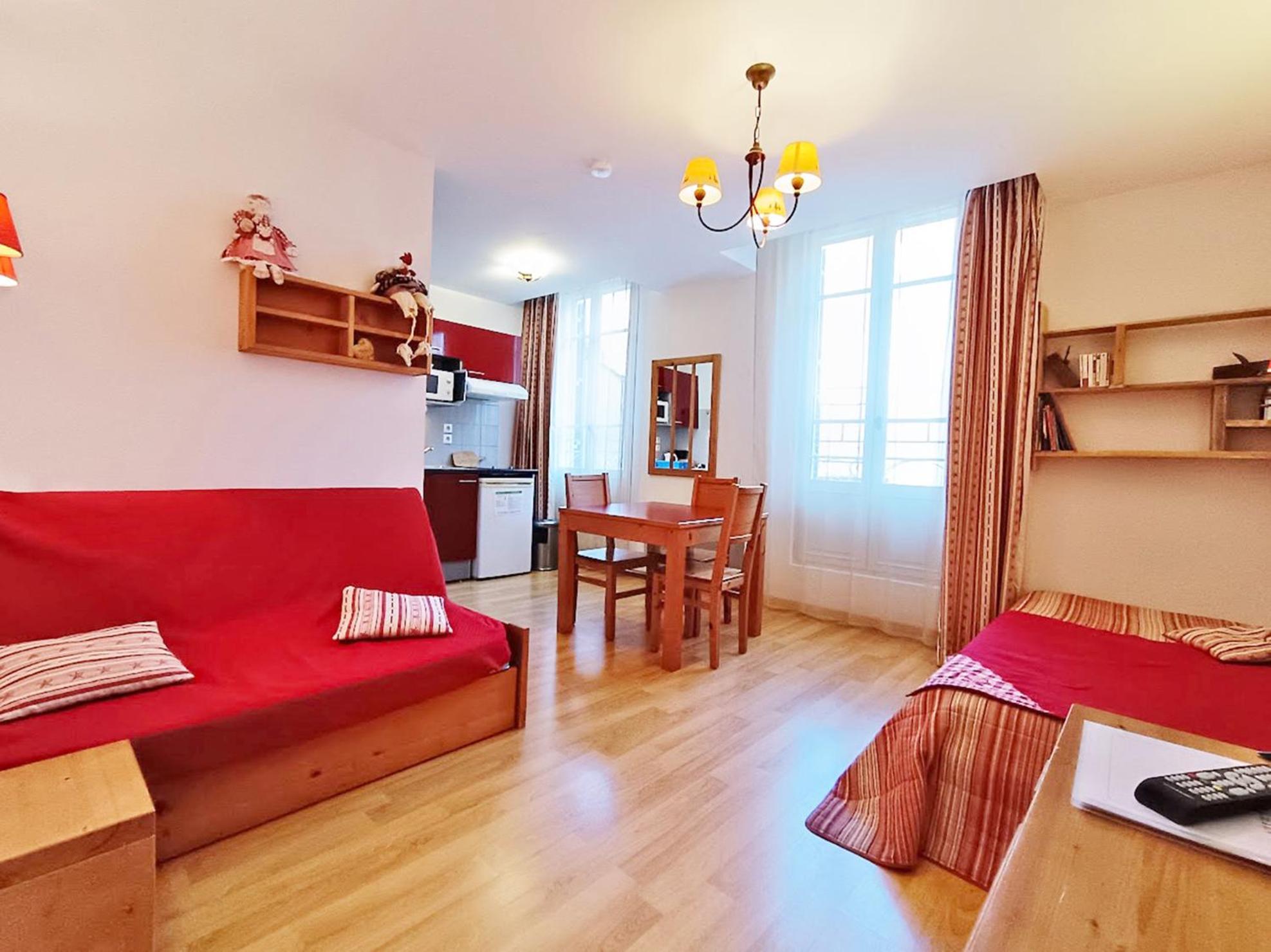 Le Bouquetin, Studio, Centre Luchon, Wifi, Casier A Skis, Ascenseur, 3 Personnes Bagneres-de-Luchon ภายนอก รูปภาพ