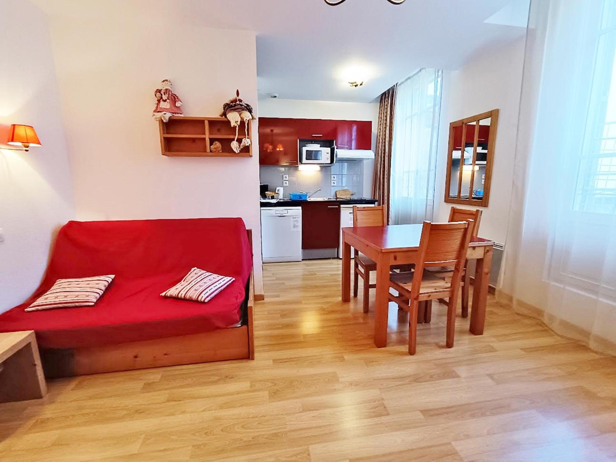 Le Bouquetin, Studio, Centre Luchon, Wifi, Casier A Skis, Ascenseur, 3 Personnes Bagneres-de-Luchon ภายนอก รูปภาพ